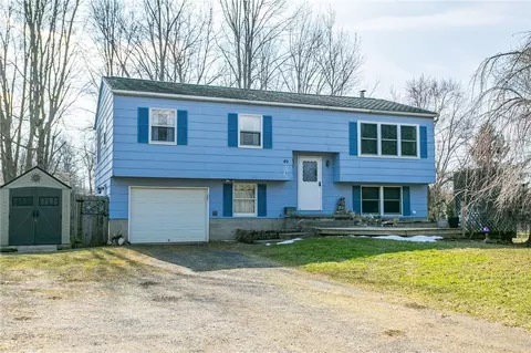 49 Crest Ave, Macedon, NY 14502