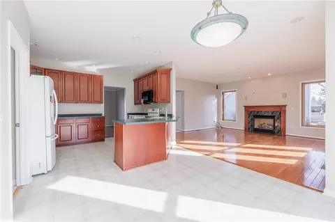 Living - 27 Angels Path, Webster, NY 14580 photo 4 of 7