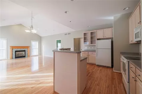 Kitchen - 27 Angels Path, Webster, NY 14580 photo 3 of 4