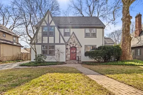 131 Wilshire Rd, Rochester, NY 14618