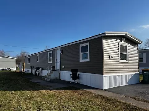 17 Dogwood Dr, Hamlin, NY 14464