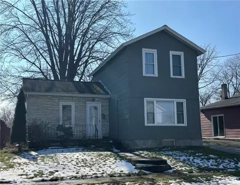 30 Frazee St, Auburn, NY 13021