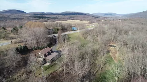 8877 State Route 21, Naples, NY 14512