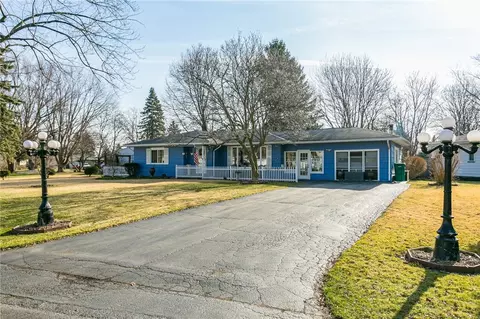 265 Meadowdale Dr, Gates, NY 14624