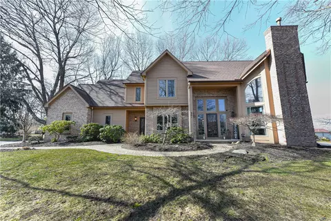 801 Ensign Dr, Webster, NY 14580