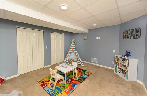 Bedroom - 801 Ensign Dr, Webster, NY 14580 photo 4 of 4