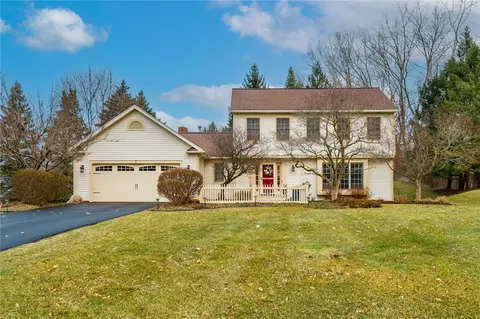 7 Westin Ct, Perinton, NY 14534
