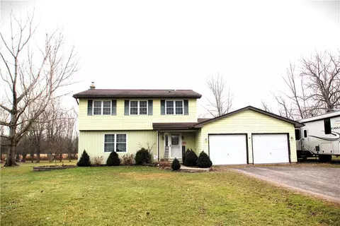 16898 Kenmore Rd, Kendall, NY 14476