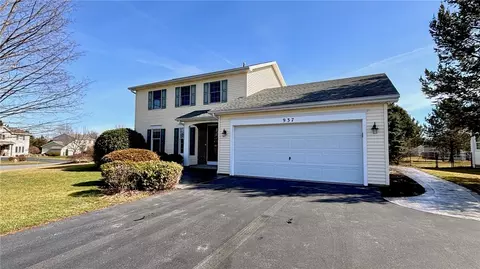 937 Gristmill Rdg, Webster, NY 14580