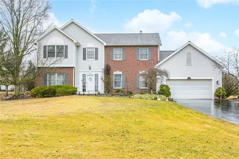 182 Tumbleweed Dr, Pittsford, NY 14534