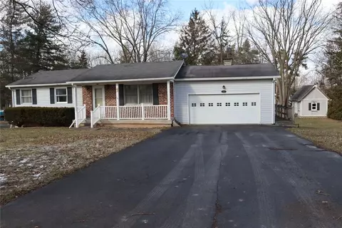 51 Munger St, Bergen, NY 14416