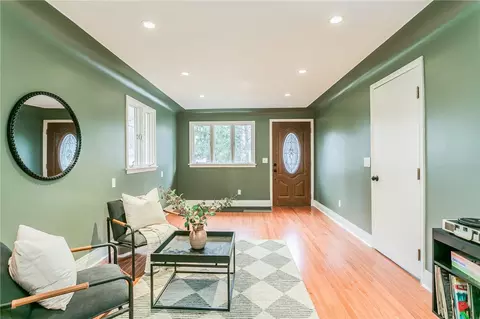 Living - 728 John Glenn Blvd, Webster, NY 14580 photo 2 of 7
