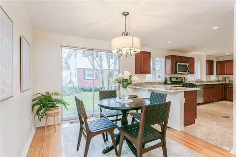 Dining - 728 John Glenn Blvd, Webster, NY 14580 photo 2 of 5