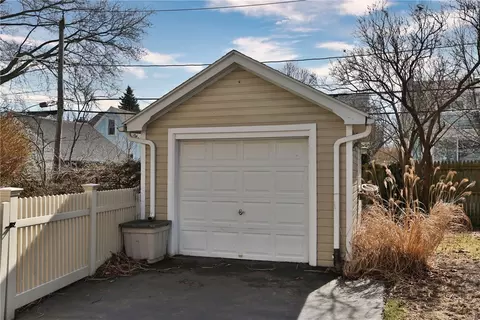 Exterior - 75 Spencer Rd, Irondequoit, NY 14609 photo 14 of 15