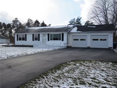5176 Upper Holley Rd, Holley, NY 14470