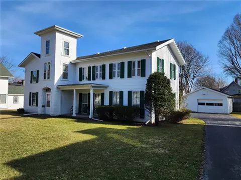35 State St, Mount Morris, NY 14510