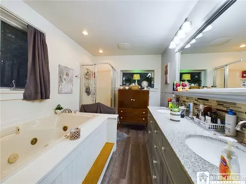 Bath - 717 Barnum Rd, Olean, NY 14760 photo 2 of 4