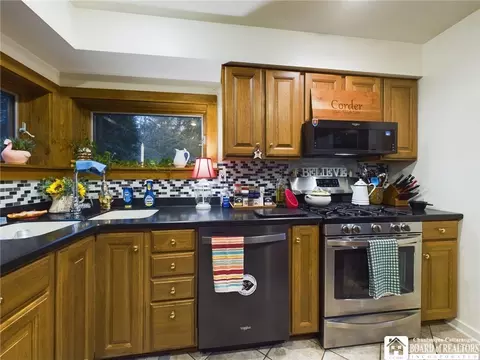 Kitchen - 717 Barnum Rd, Olean, NY 14760 photo 2 of 4