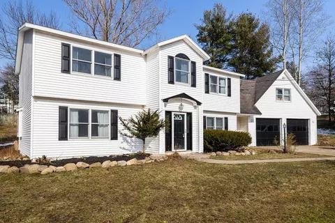 26 Candlewood Dr, Scriba, NY 13126