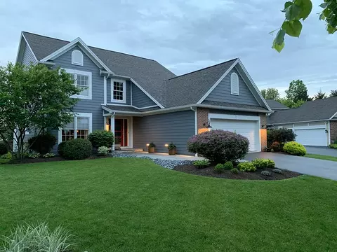 57 Hampshire Ln, Mendon, NY 14506
