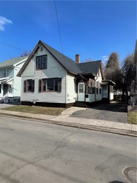 18 Rugraff St, Rochester, NY 14606