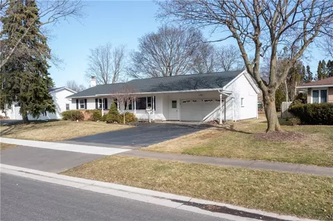 161 Edgebrook Ln, Irondequoit, NY 14617