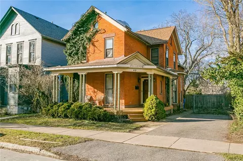 43 Alexander St, Rochester, NY 14620