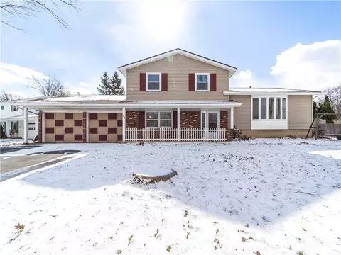 170 Black Walnut Dr, Greece, NY 14615