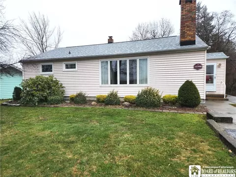 12208 Hanover Rd, Hanover, NY 14136