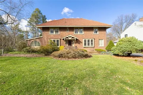88 Golfside Pkwy, Brighton, NY 14610