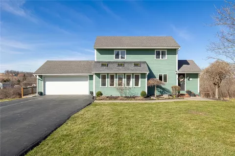 5138 Silvernail Dr, Canandaigua, NY 14424