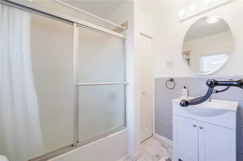 Bath - 50 Brad St, Irondequoit, NY 14622 photo 1 of 2