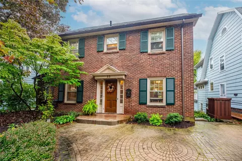 33 Castlebar Rd, Rochester, NY 14610