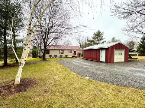 7012 1st St, Romulus, NY 14521