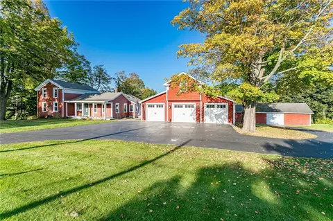 3196 Walworth Rd, Walworth, NY 14568