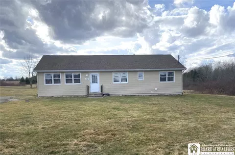 1501 Wellman Rd, Busti, NY 14710