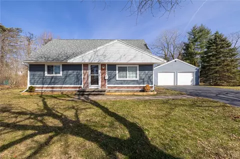 86 E Cavalier Rd, Wheatland, NY 14546