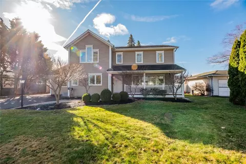43 Suellen Dr, Irondequoit, NY 14609