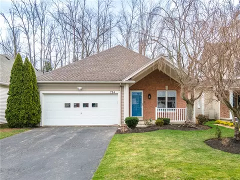 724 Bel Arbor, Webster, NY 14580