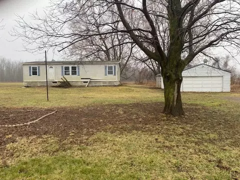 12646 W Lee Rd, Barre, NY 14411