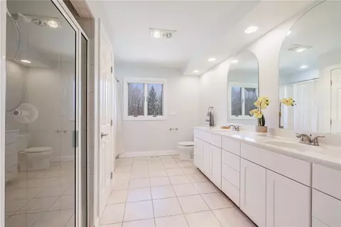 Bath - 41 Stablegate Dr, Webster, NY 14580 photo 4 of 5