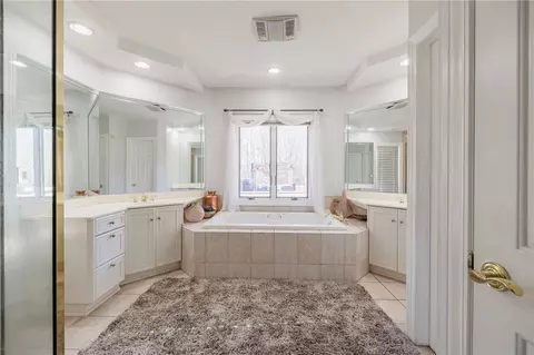 Bath - 41 Stablegate Dr, Webster, NY 14580 photo 2 of 5