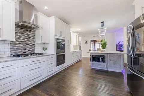 Kitchen - 41 Stablegate Dr, Webster, NY 14580 photo 4 of 7