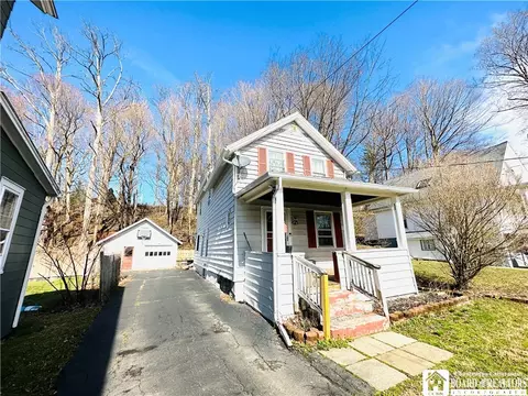 32 Lambert Ave, Pomfret, NY 14063