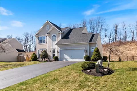 3259 Tanaberry Cir, Macedon, NY 14502