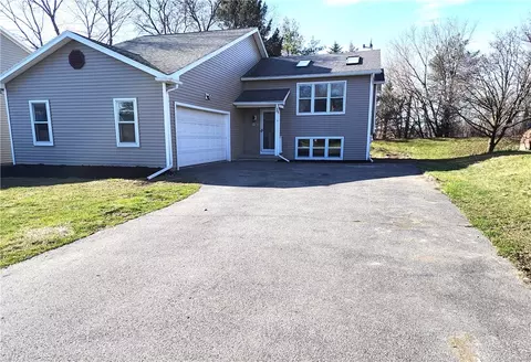 536 Countess Dr, West Henrietta, NY 14586