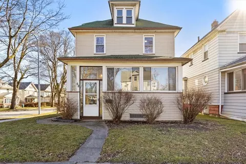 68 Holmes St, Rochester, NY 14613