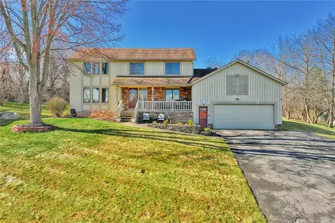 155 Weiland Woods Ln, Greece, NY 14626