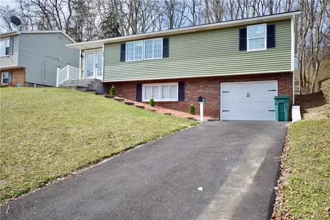 83 Valley St, Rochester, NY 14612