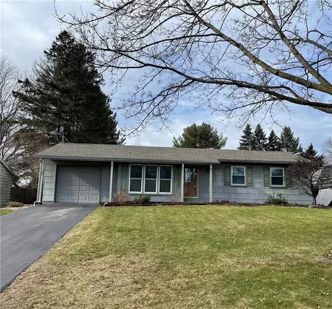 223 Hilltop Ln, Ogden, NY 14559